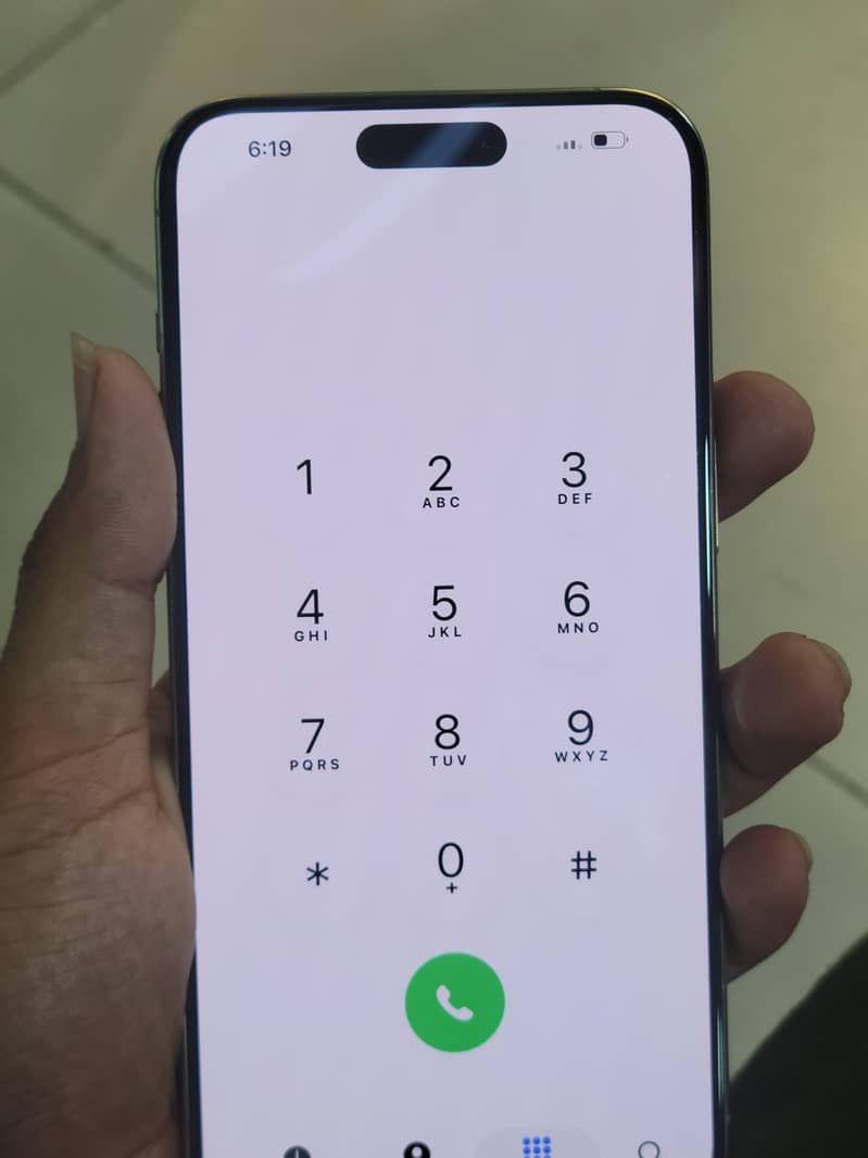 Apple iPhone 15 Pro Max 4