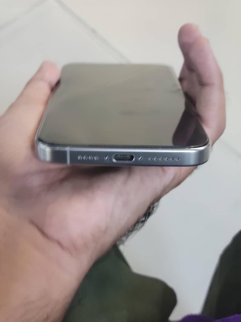 Apple iPhone 15 Pro Max 7
