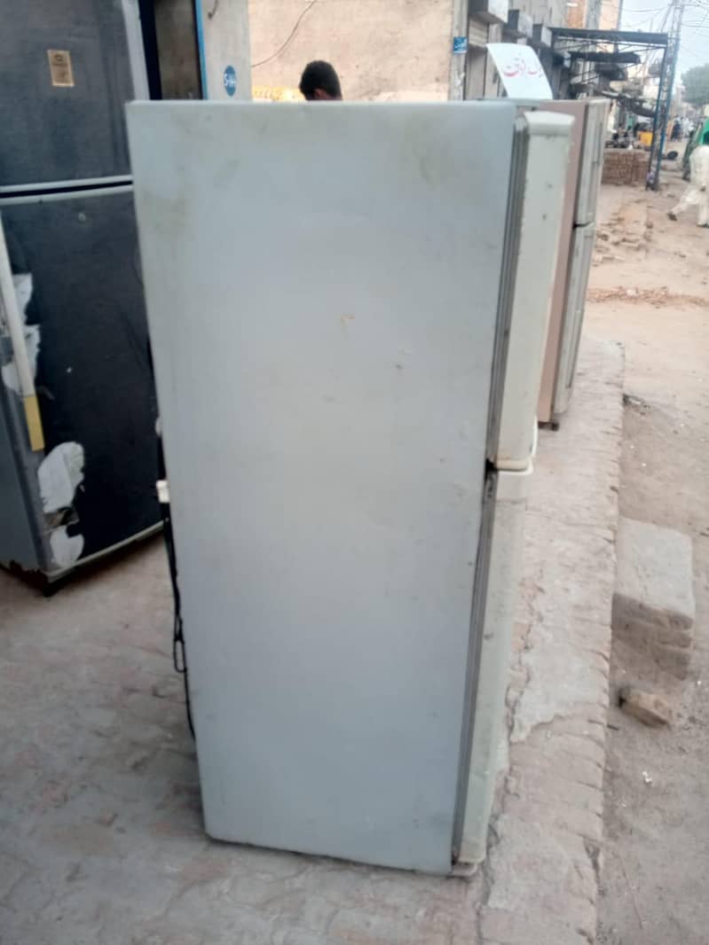 fridge dawlance 1