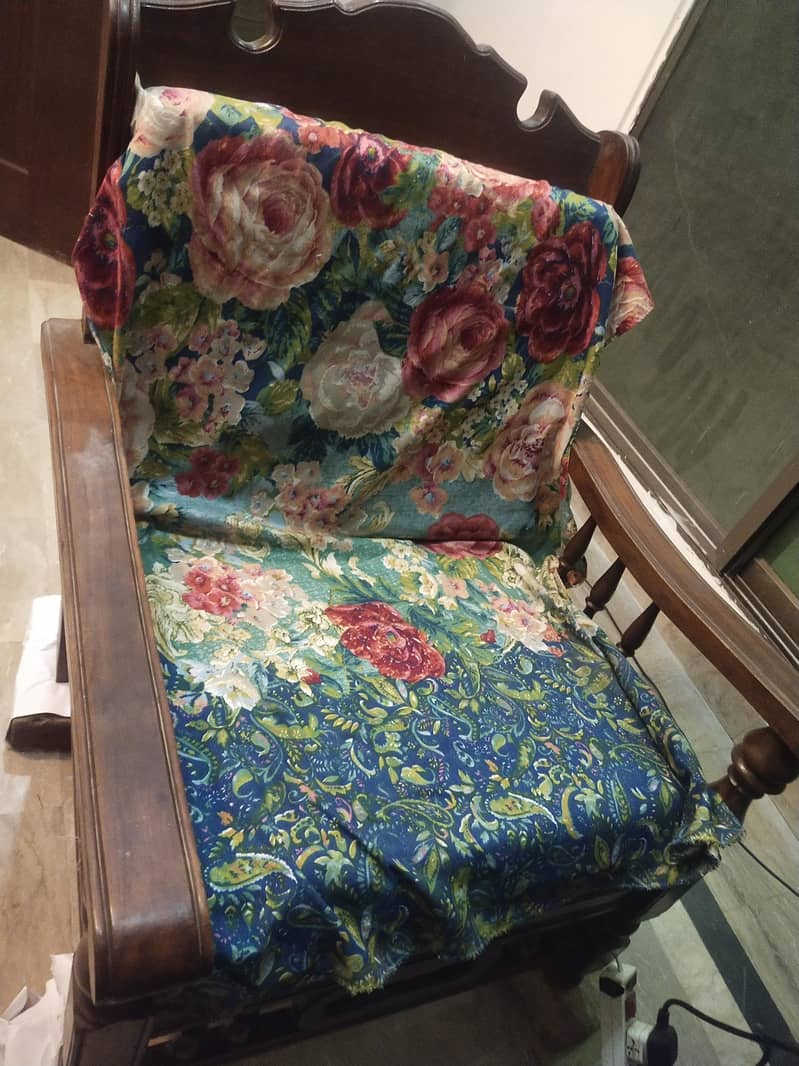 COMFORTABLE SOFAS 3 SEATS 2 SEATS 1