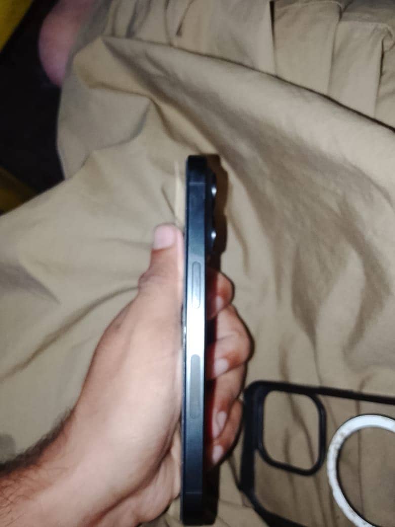 Apple iPhone 15 Pro 1