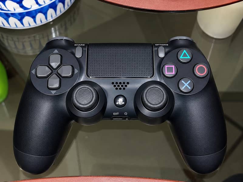 DualShock 4 controller 0