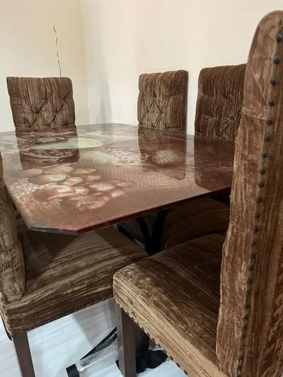 king size wooden chairs available with mirror dinning and iron holder
