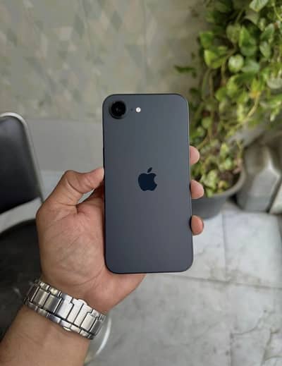 Apple iPhone 16e 128 GB