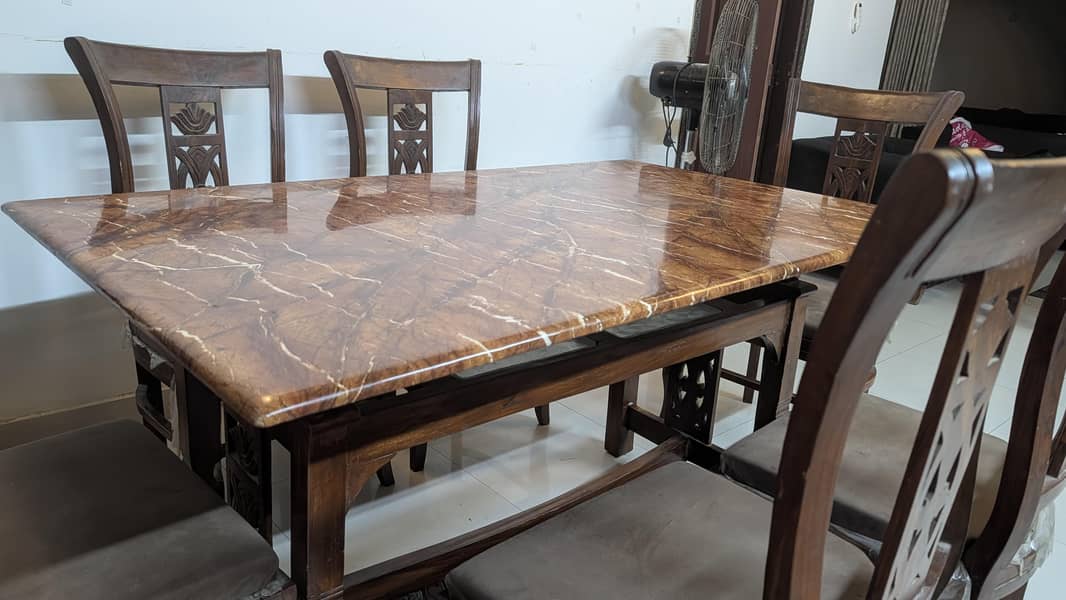 Dinning table 0