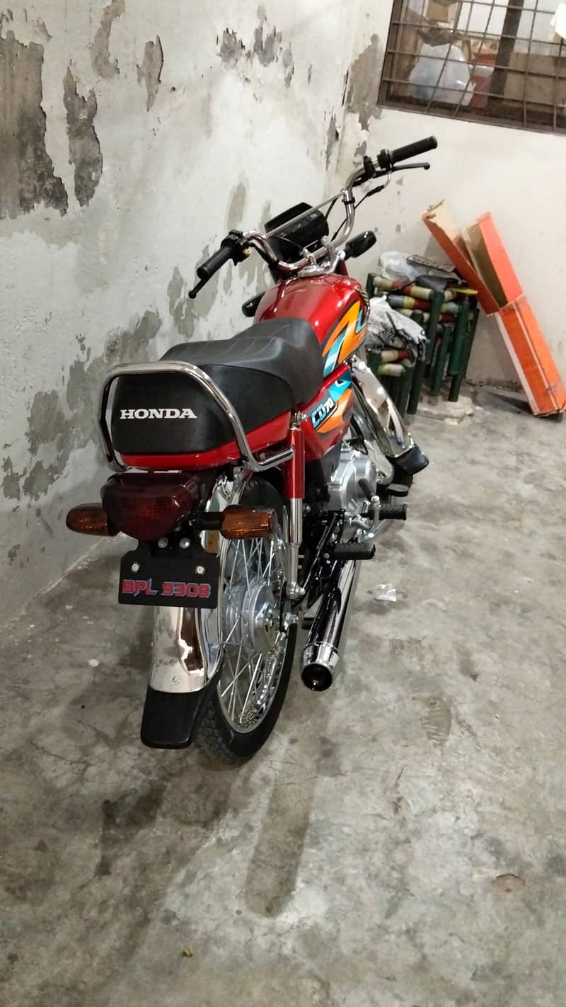 Honda CD70 0