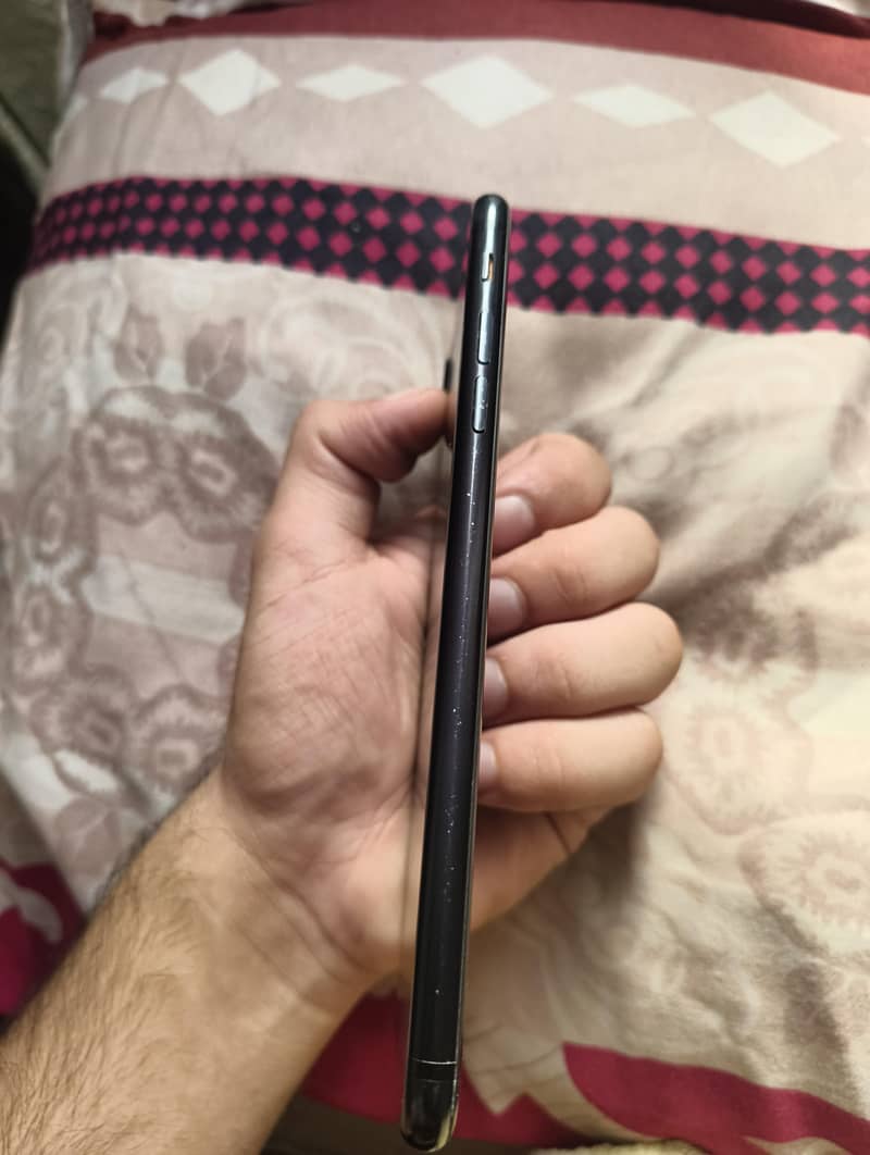 Apple iPhone 7 Plus 5