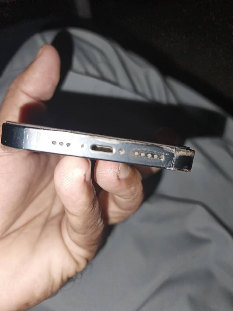 Apple iPhone 13 2