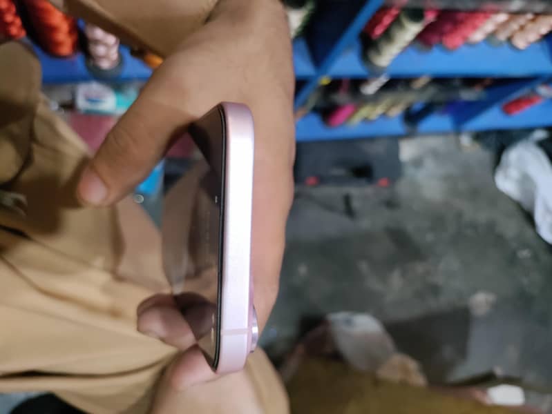 Apple iPhone 15 plus 3
