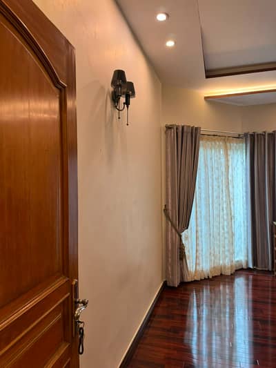 1 Kanal Lush Condition Modern House For Sale
