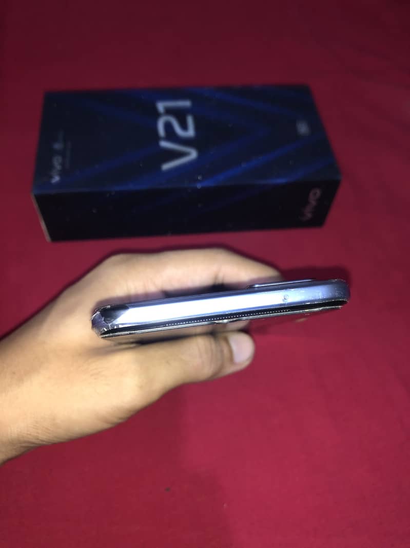 Vivo V21 6