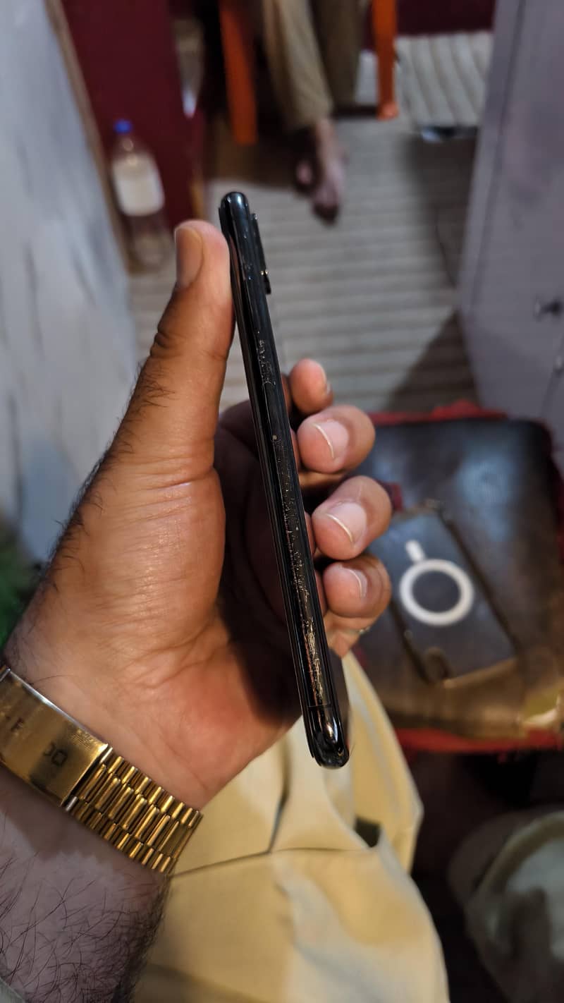 Apple iPhone XS Max 1