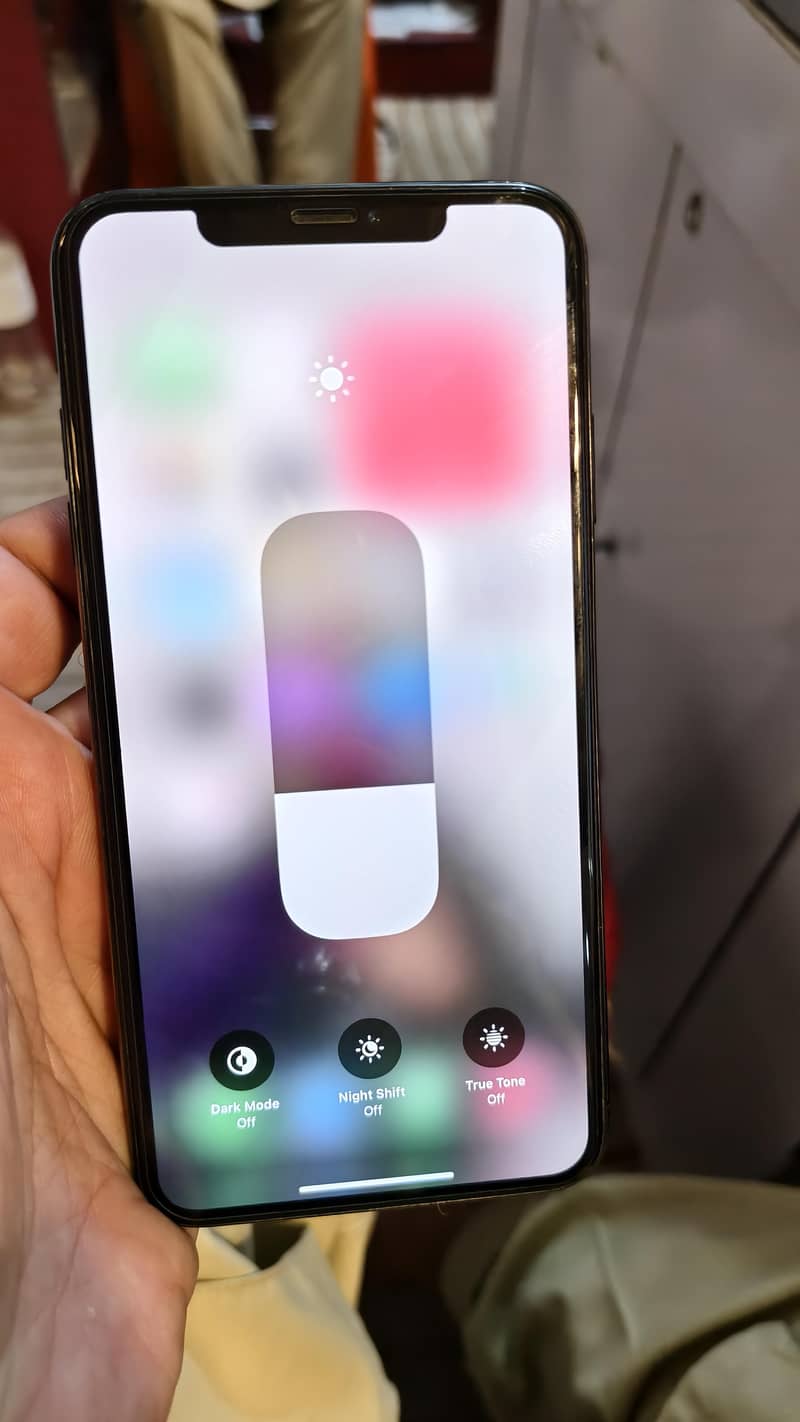 Apple iPhone XS Max 7