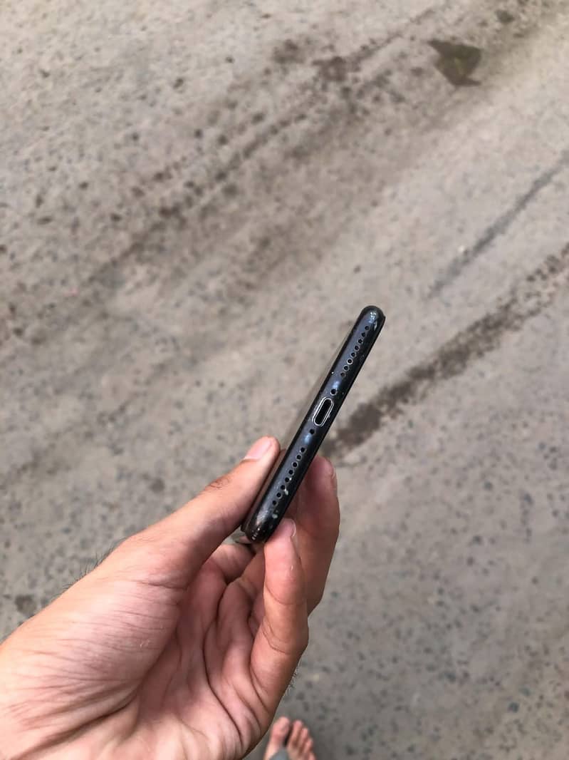 Apple iPhone 7 Plus 4