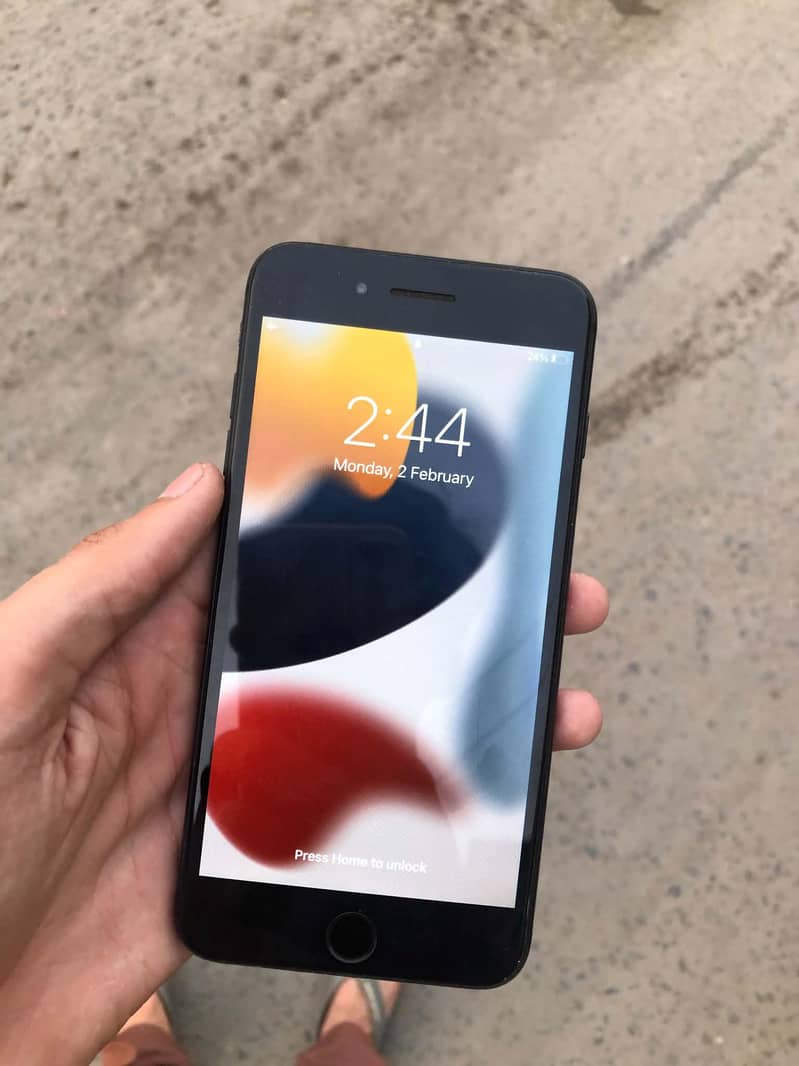 Apple iPhone 7 Plus 5