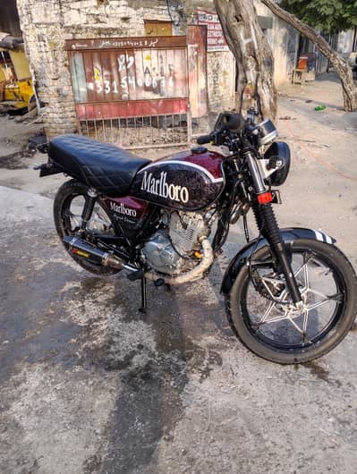 Suzuki GS 150 spacial edition