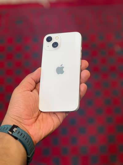 Apple iPhone 13