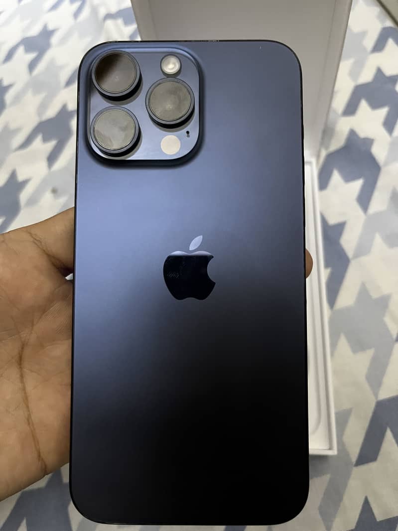 Apple iPhone 15 Pro Max 6