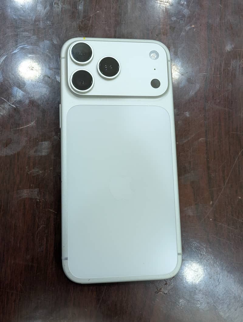 Apple iPhone 17 Pro Max 0