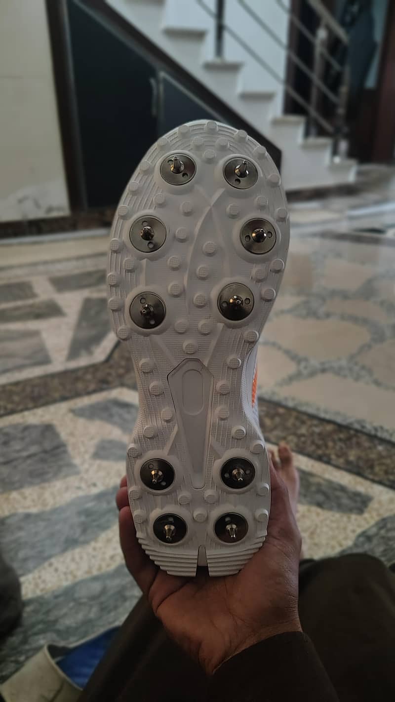 Adidas spikes 4