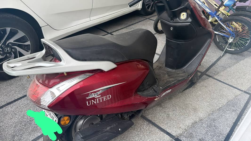 United US100 1
