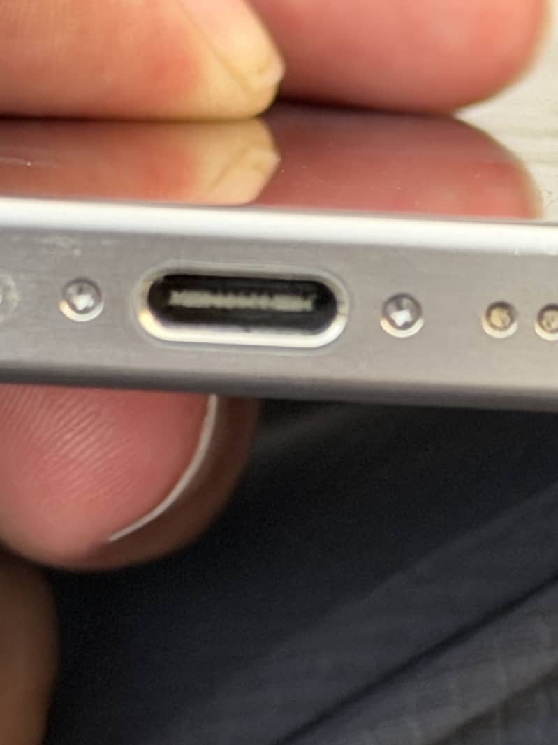 Apple iPhone 15 Pro Max 6