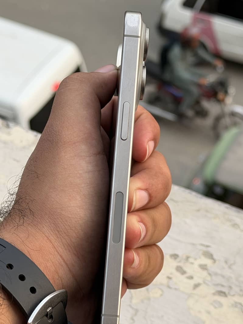 Apple iPhone 15 Pro Max 7