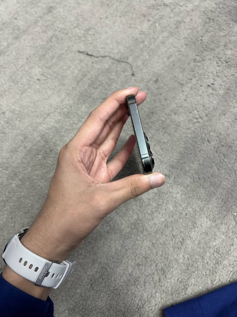 Apple iPhone 13 Pro Max 3