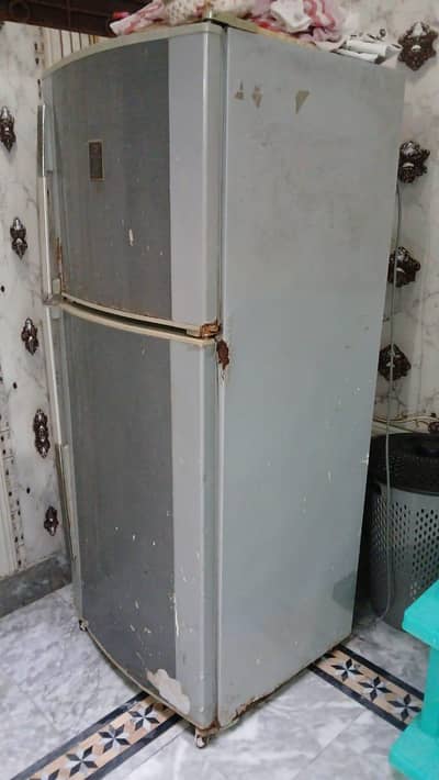 URGENT SELL - Dawlance Fridge 10/7 Home Used