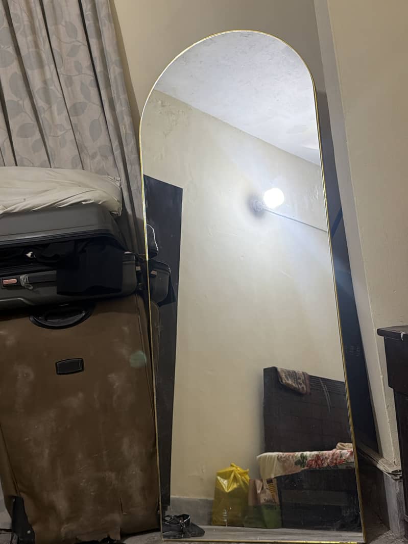 Mirror h 1