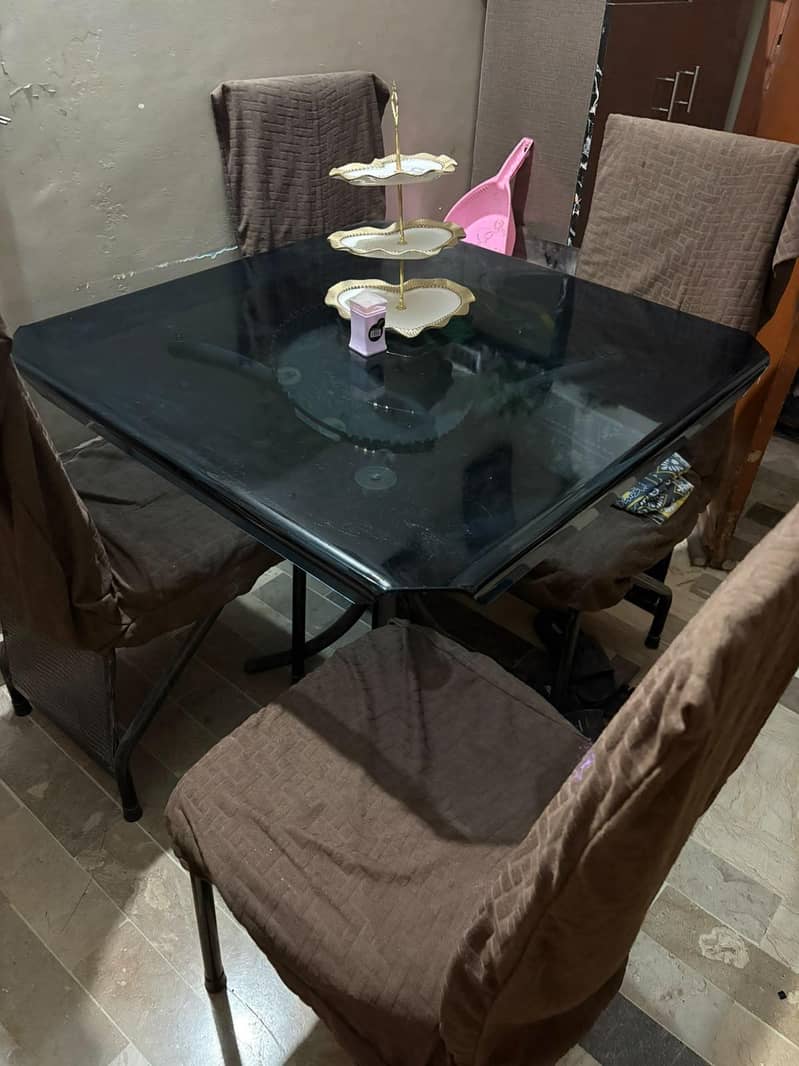 Dining table 0
