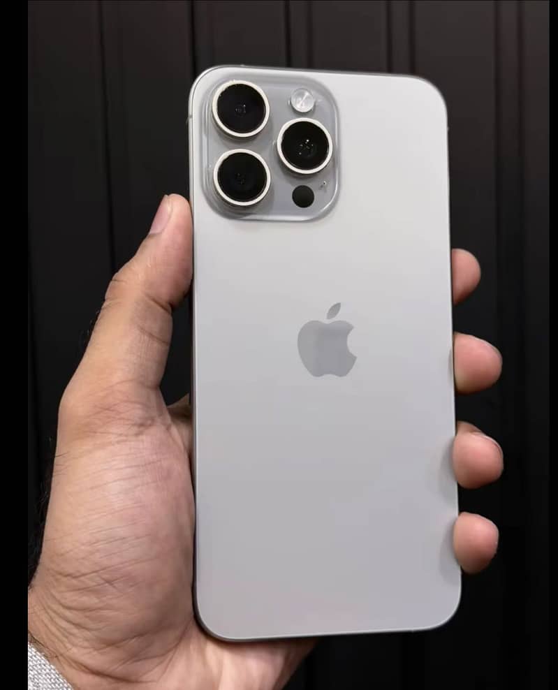 Apple iPhone 15 Pro Max 2