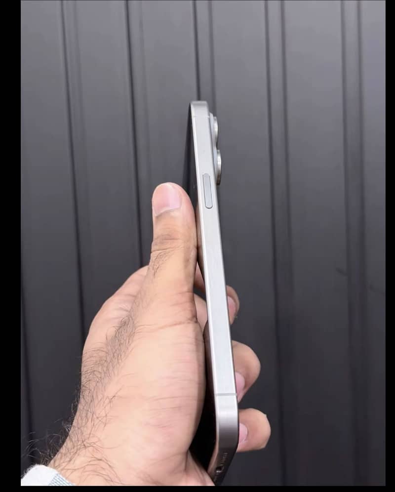 Apple iPhone 15 Pro Max 5