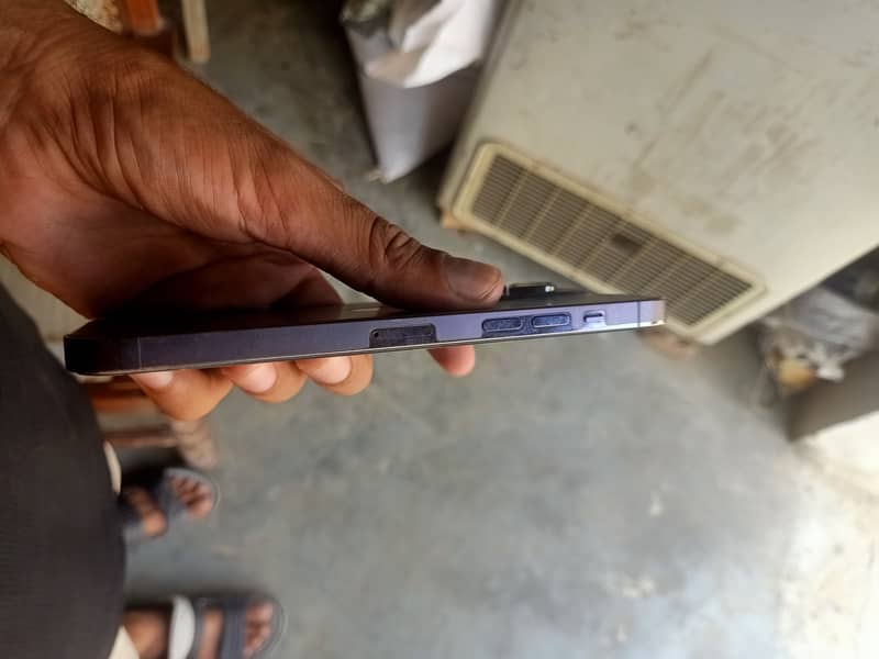 Apple iPhone 14 Pro Max 1