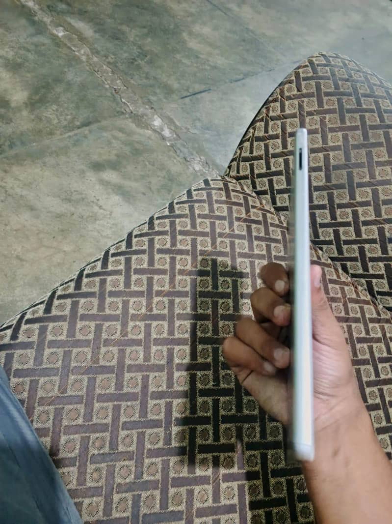 SAMSUNG TAB 4
