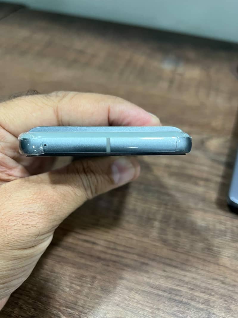Google Pixel 8 6