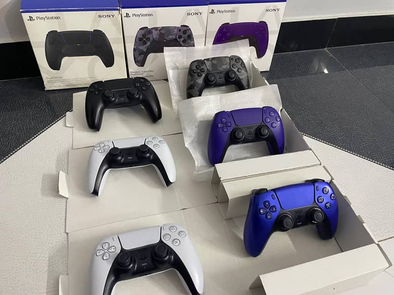 Ps5 controllers Available 0
