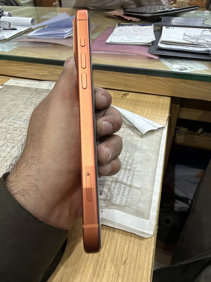 Apple iPhone 17 Pro Max 2