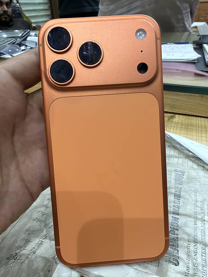 Apple iPhone 17 Pro Max 3
