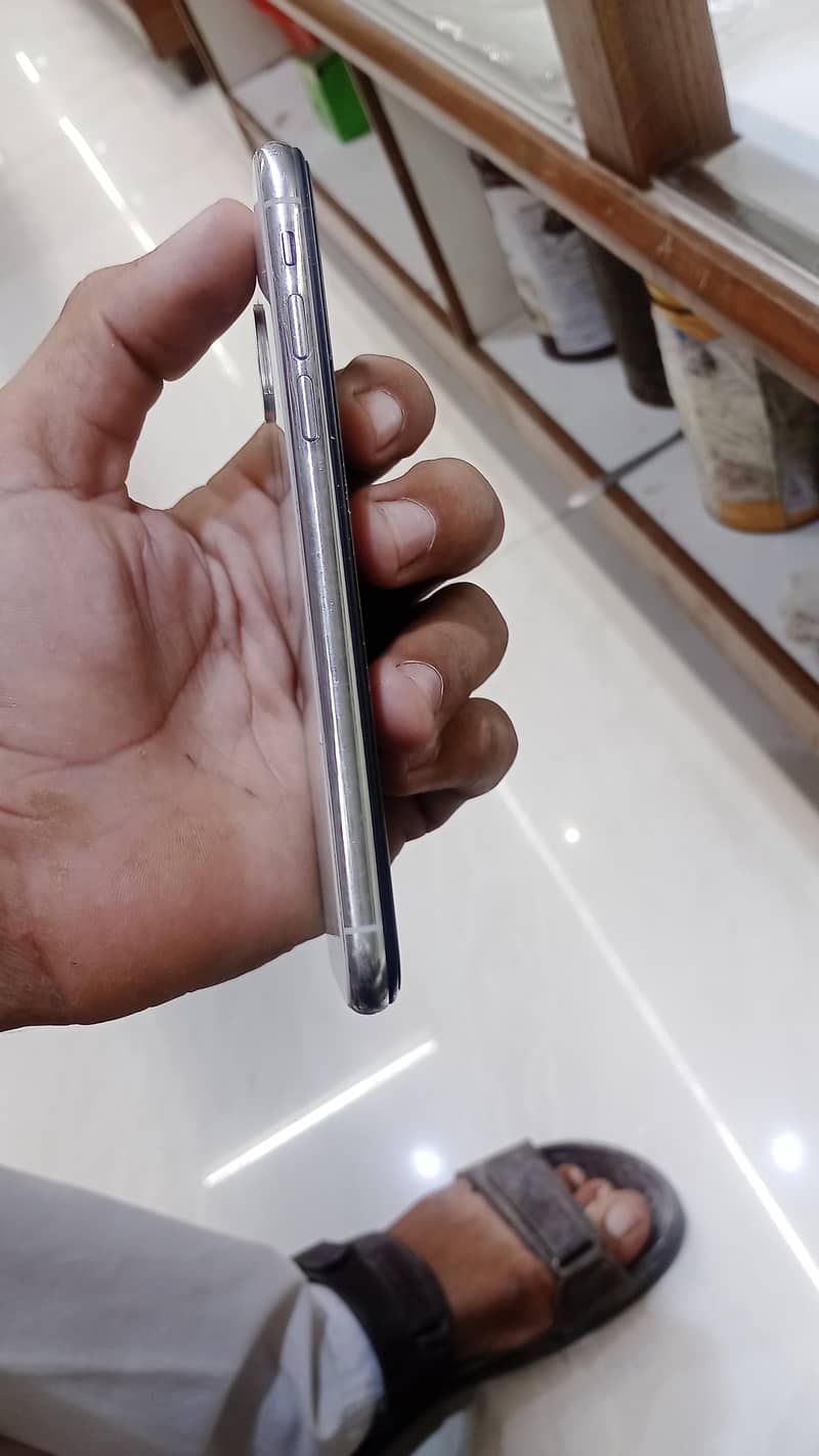 Apple iPhone X 2
