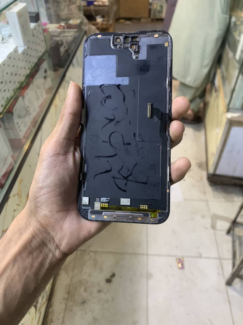 Apple iPhone 14 Pro Max 0