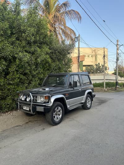 Mitsubishi Pajero 1986
