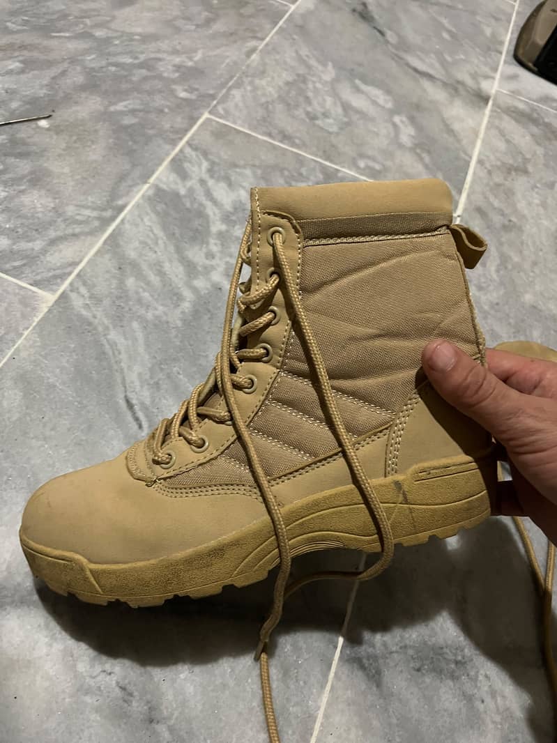Boots (DMS) 0