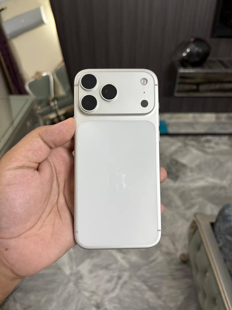 Apple iPhone 17 Pro Max 0