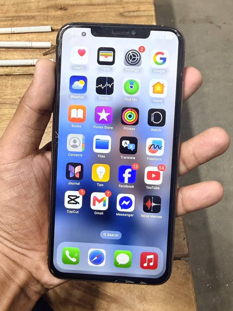 Apple iPhone XS Max 4