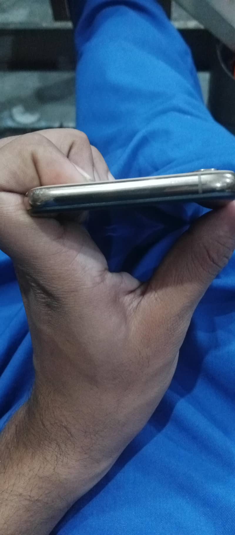 Apple iPhone XS 4