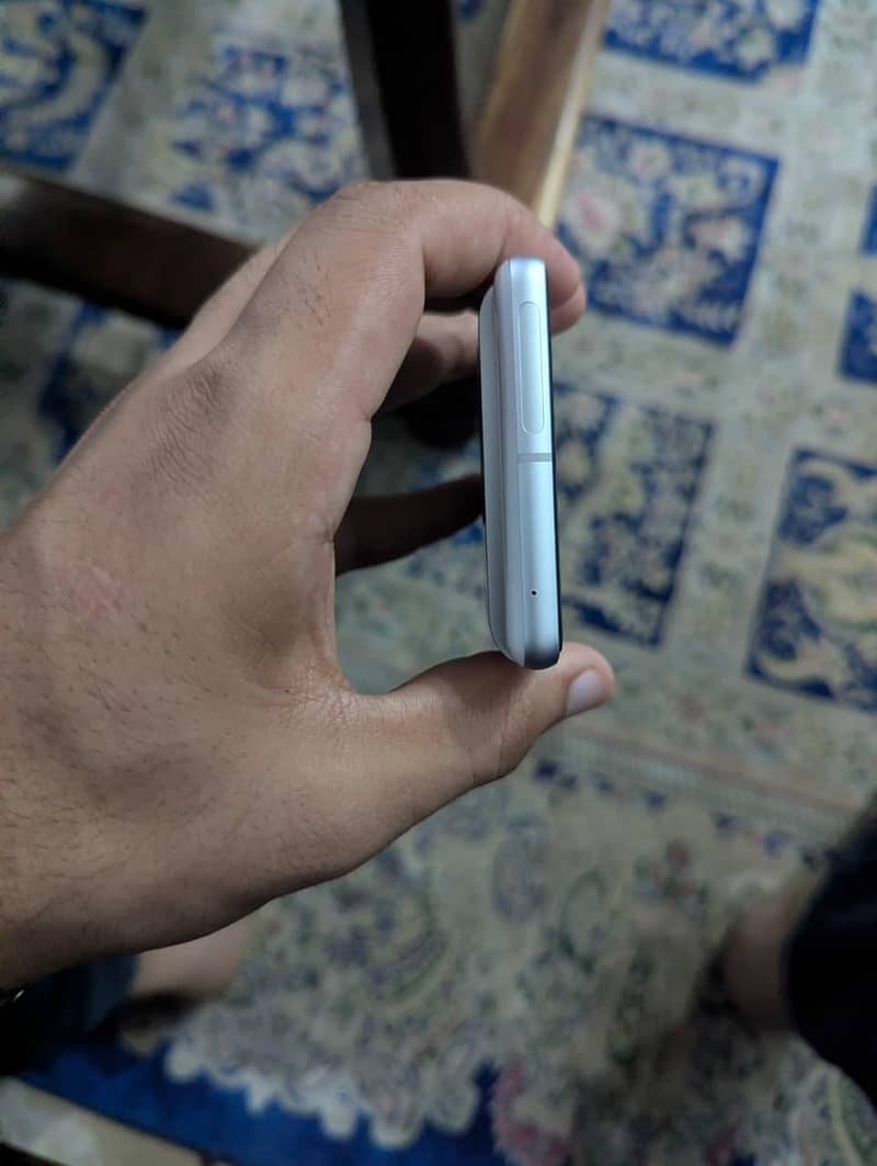 Google Pixel 7 5