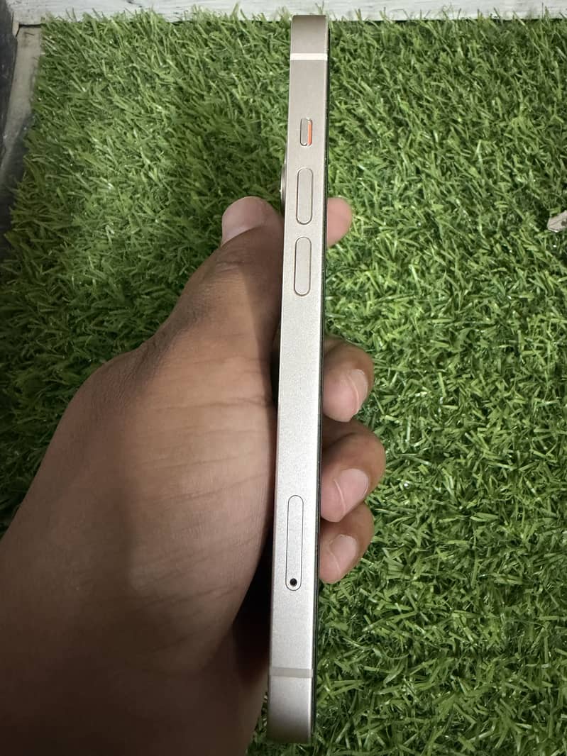 Apple iPhone 14 4