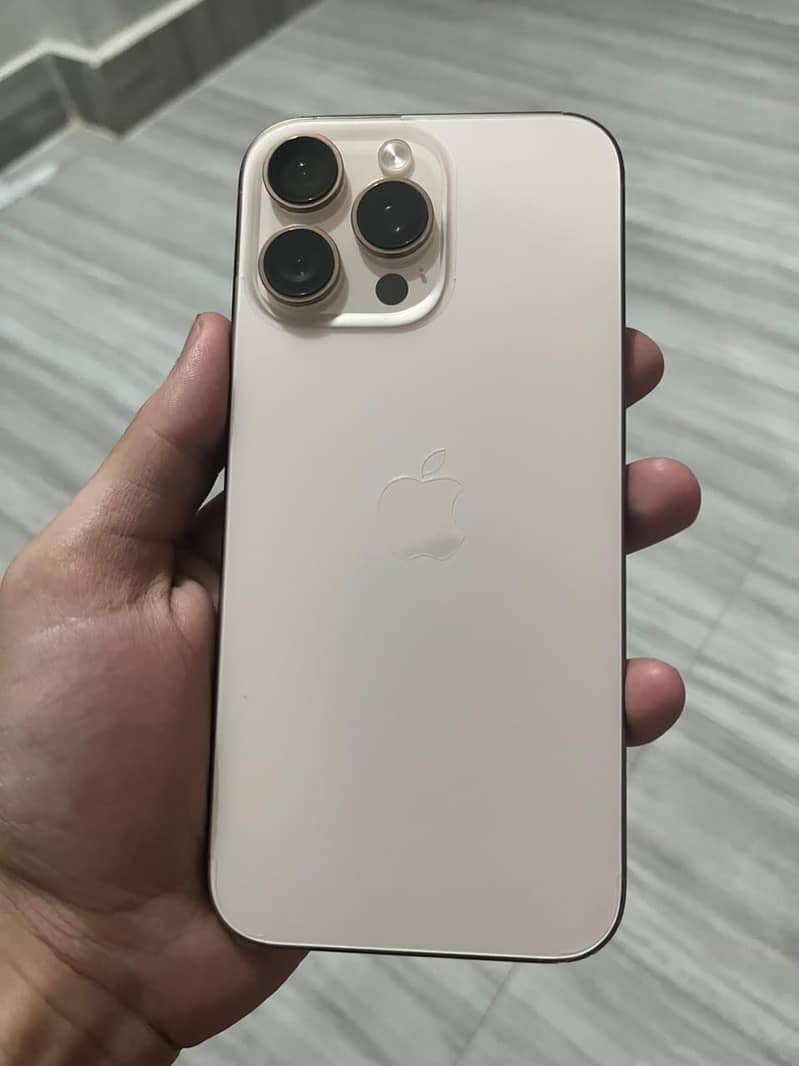 Apple iPhone 16 Pro Max 0