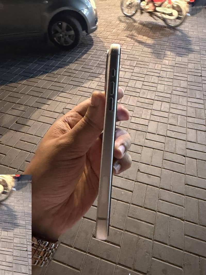 Apple iPhone 17 Pro Max 2